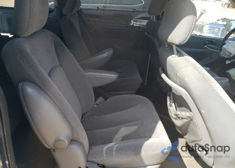 2005 Chrysler Town & Country из США, поврежденный, VIN 1C4GP45R25B431802